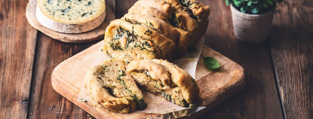 Pull appart bread à la Fourme d’Ambert, ail et jambon d’Auvergne