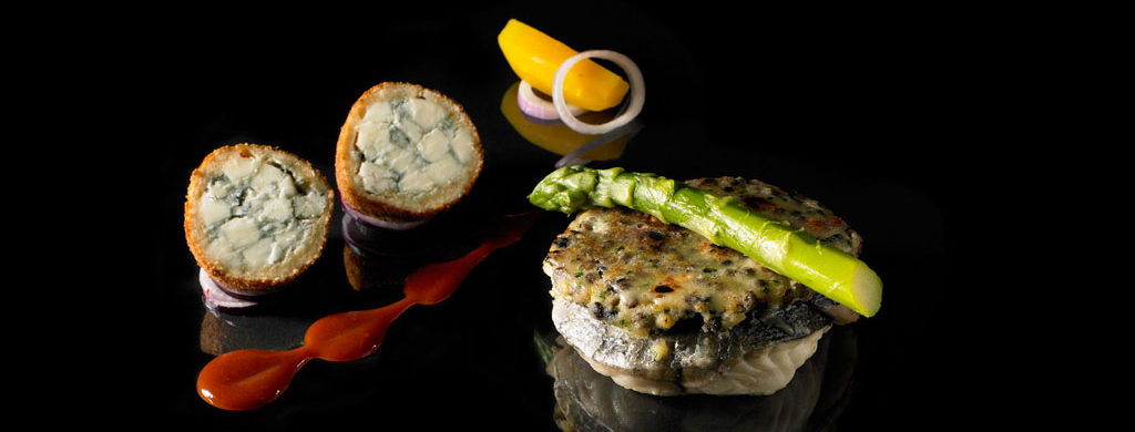 Tournedos de cabillaud en croûte de lentilles et cromesquis de Fourme d’Ambert