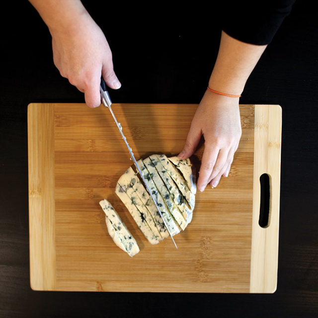 Étape 3 - Recette Verrine de poire, jambon cru, noix et Fourme d’Ambert