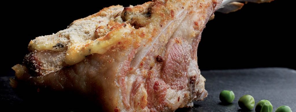 Carré d’agneau gratiné à la Fourme d’Ambert, Tripox et ses petits légumes