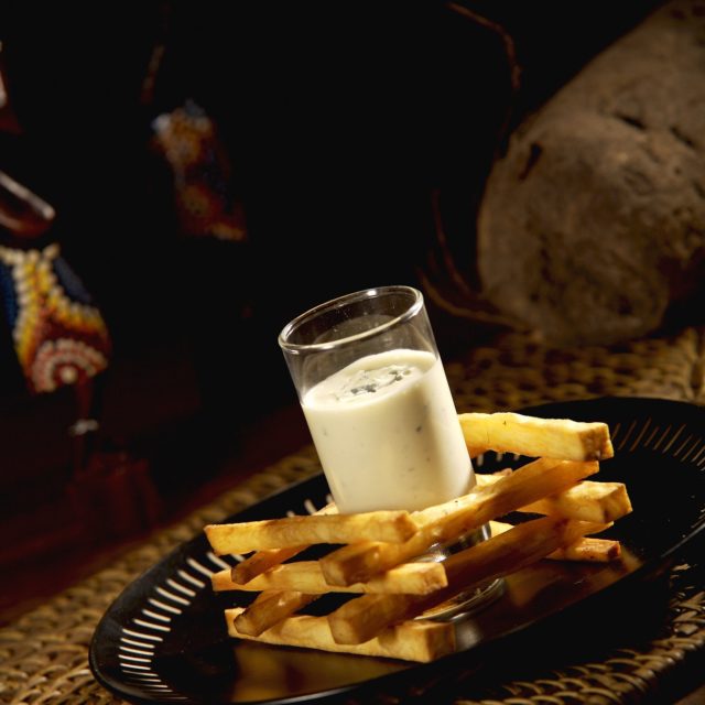 Frites d’igname et verrine de Fourme d’Ambert