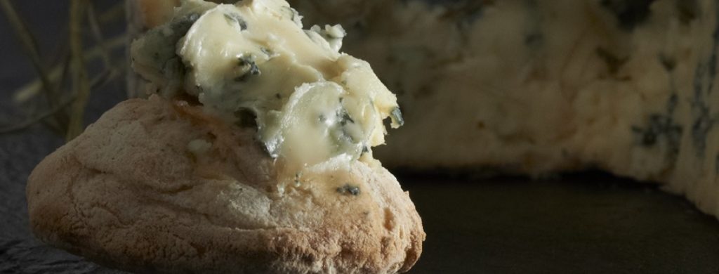 Petits pains soufflés à la Fourme d’Ambert