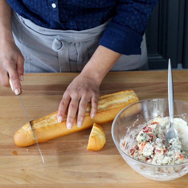 Étape 8 - Recette Baguette farcie à la Fourme d’Ambert et poivrons grillés