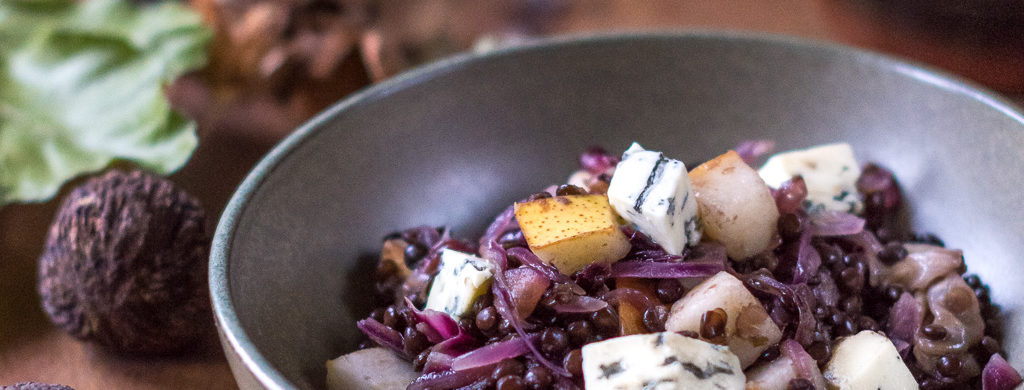 Lauwarmer Linsensalat mit Radicchio, Birne und Fourme d’Ambert