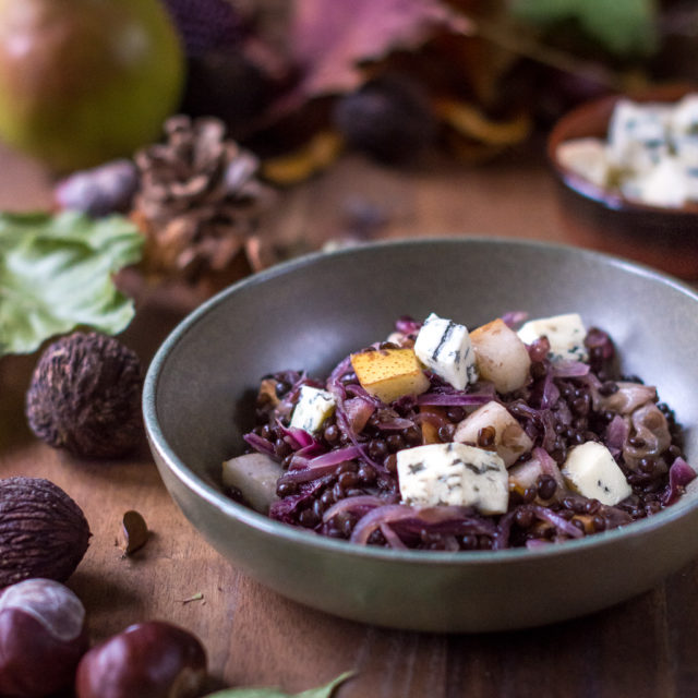 Lauwarmer Linsensalat mit Radicchio, Birne und Fourme d’Ambert