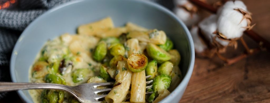 Tortiglioni mit Fourme d’Ambert und Rosenkohl