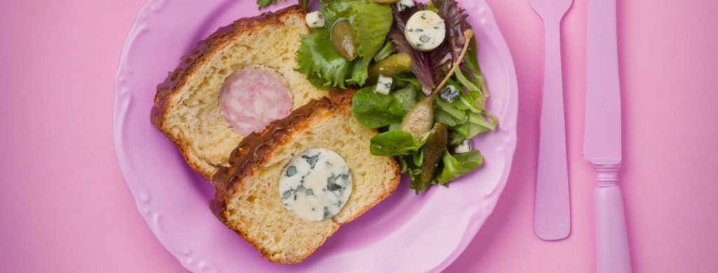 Saucisson brioché à la Fourme d’Ambert