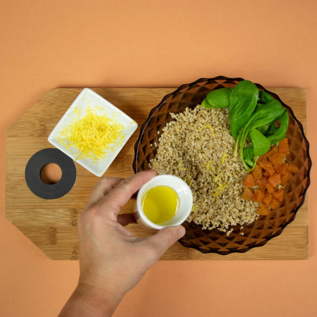 Étape 8 - Recette Buddha bowl de quinoa, saumon, abricots secs et AOP Fourme d’Ambert