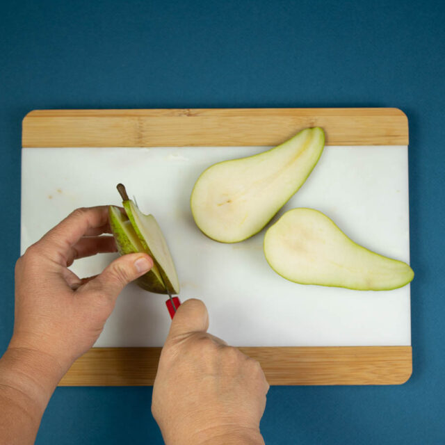 Step 9 - Recipe FOCACCIA with caramelized onions, pears and fourme d’ambert