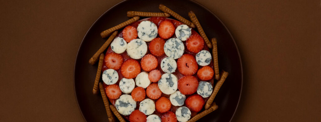 Charlotte aux fraises, petit biscuit nantais et AOP Fourme d’Ambert
