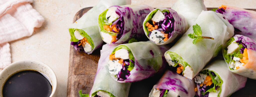 Rouleaux de printemps au poulet, légumes frais et Fourme d’Ambert