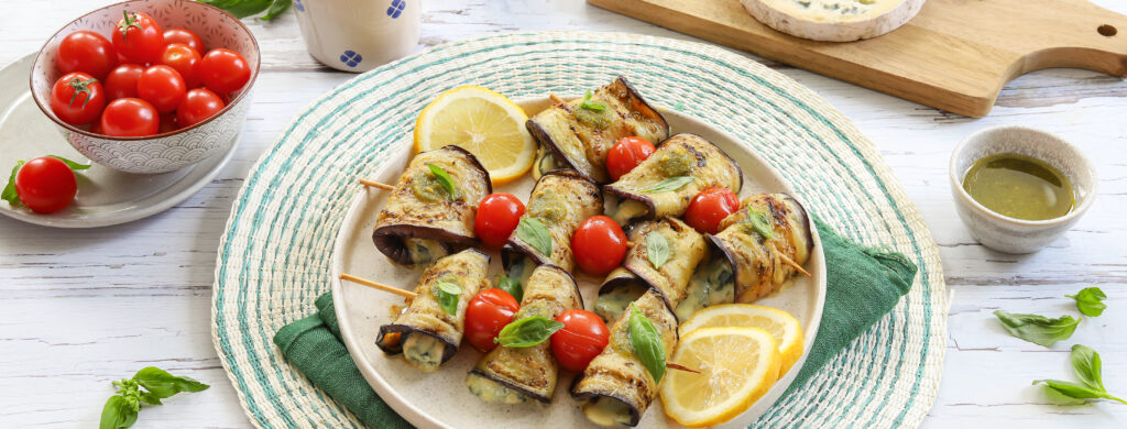 Brochettes de rouleaux d’aubergines à l’AOP Fourme d’Ambert